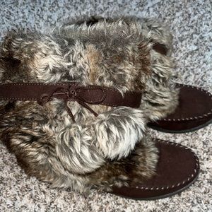 American Eagle faux fur Pom Pom boots